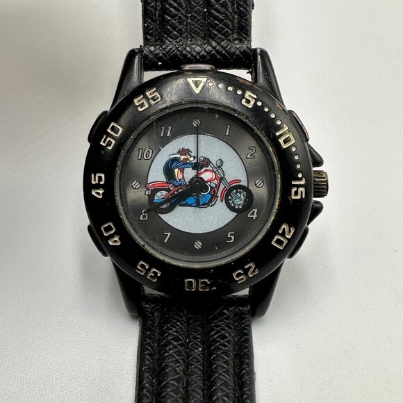 Wile E. Coyote Fossil Watch Men Black Round Dial 29MM Leather Band New Battery - Picture 2 of 15